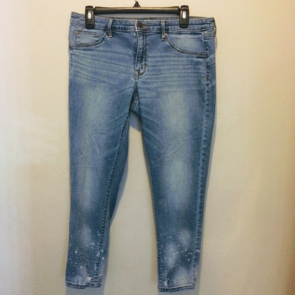 Mossimo Mid Rise Distressed Crop Jeggings Size 14